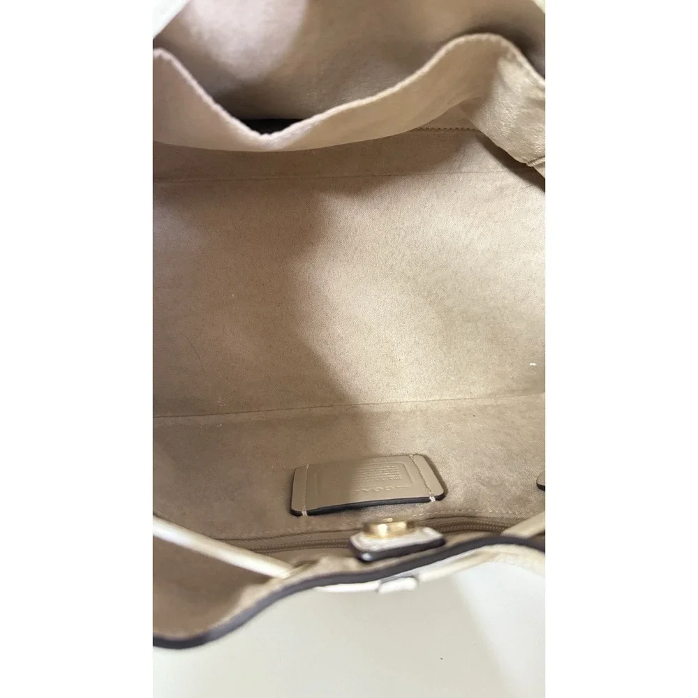 Coach Everly Drawstring Shoulder Bag C5671 Chalk Pebbled Leather Women's Purse‎